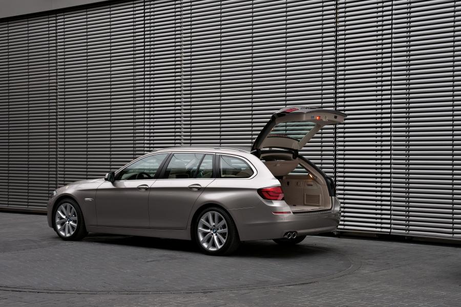  BMW 5-Series Touring 2010 года  (фото 41 из 75)